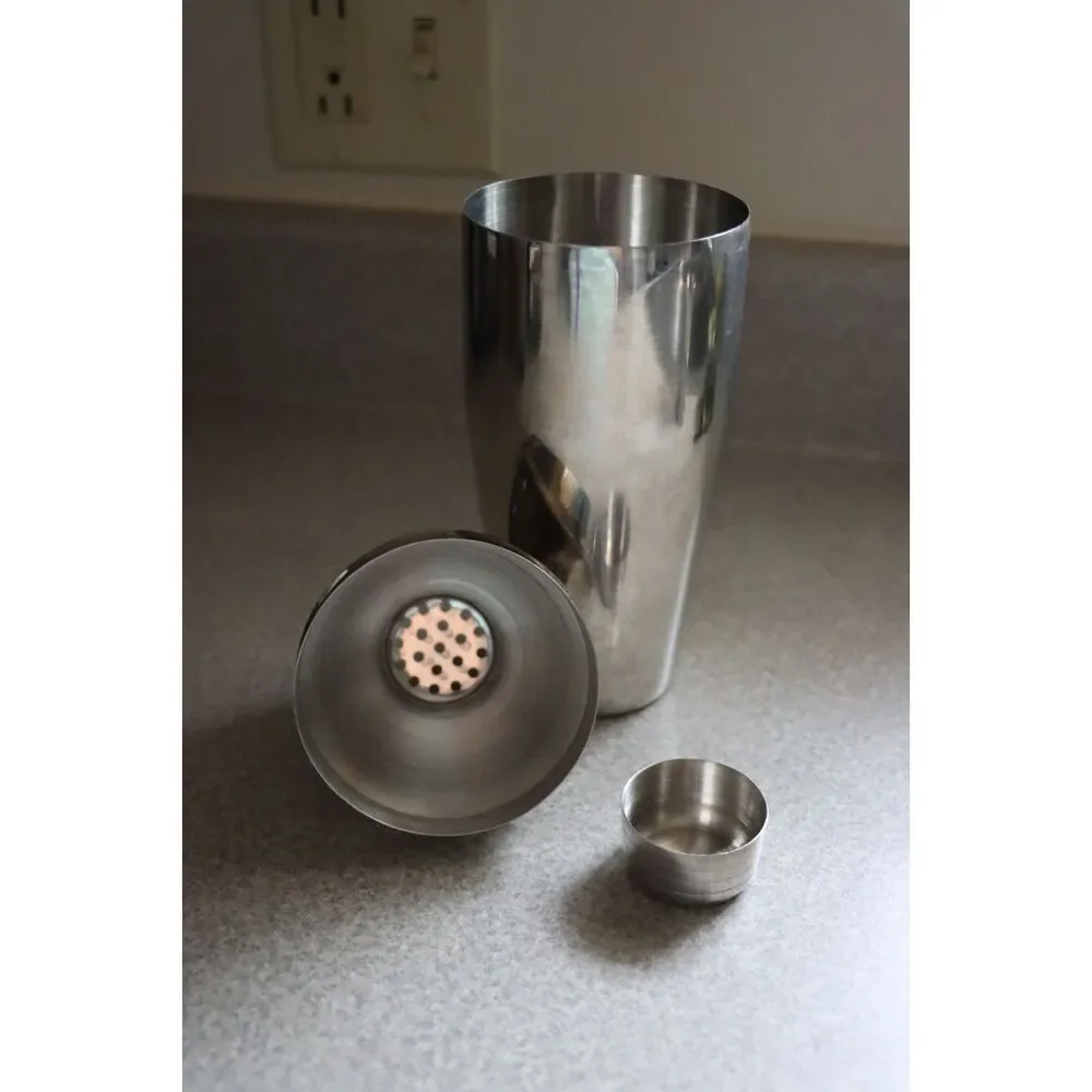 Stainless Steel Cocktail Shaker Metallic Bar Shaker